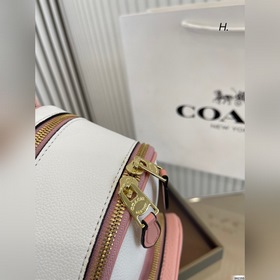 Рюкзак Coach сердечком Классика с ноткой моды С ней можно планиро