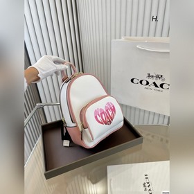 Рюкзак Coach сердечком Классика с ноткой моды С ней можно планиро