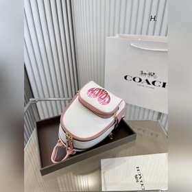 Рюкзак Coach сердечком Классика с ноткой моды С ней можно планиро