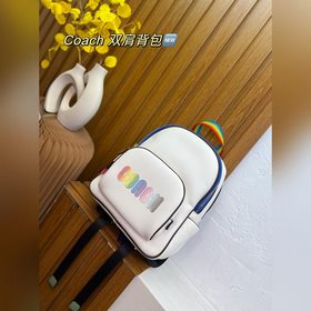 Рюкзак Coach Действительно прекрасна! Подходит для любого возраст