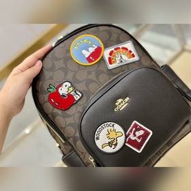 Рюкзак Coach Действительно прекрасна! Подходит для любого возраст