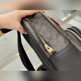 Рюкзак Coach Действительно прекрасна! Подходит для любого возраст