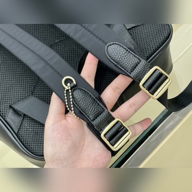 Рюкзак Coach Действительно прекрасна! Подходит для любого возраст
