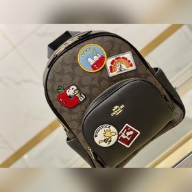 Рюкзак Coach Действительно прекрасна! Подходит для любого возраст
