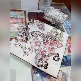 Dior Limited Edition Высококачественный шелковый платок с диагон