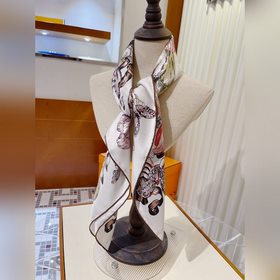 Dior Limited Edition Высококачественный шелковый платок с диагон