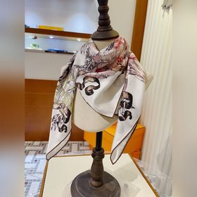 Dior Limited Edition Высококачественный шелковый платок с диагон
