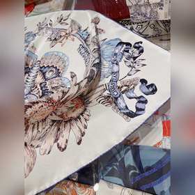 Dior Limited Edition Top-Quality Silk Square Scarf Красивые бабоч