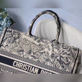 Сумка Dior Book Tote Размер 41,5 см