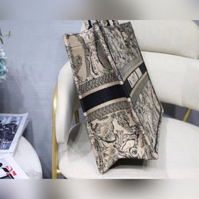 Сумка Dior Book Tote Размер 41,5 см
