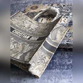 Большая сумка Dior Book Tote — это воплощение мастерства Dior. вд
