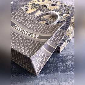 Большая сумка Dior Book Tote — это воплощение мастерства Dior. вд