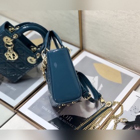 Dior Lady Dior Mini из лакированной кожи глубокого синего цвета с