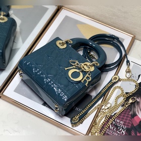 Dior Lady Dior Mini из лакированной кожи глубокого синего цвета с