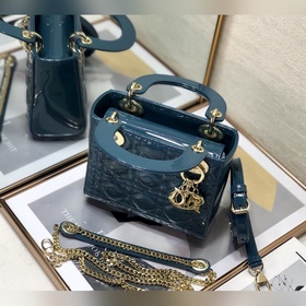 Dior Lady Dior Mini из лакированной кожи глубокого синего цвета с