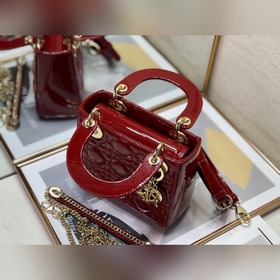 Dior Lady Dior Mini из красной кожи с тремя перекрещивающимися ре