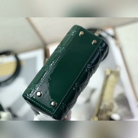 Dior Lady Dior Mini с тремя секциямиз темно-зеленой кожи золотой 
