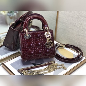 Dior Lady Dior Mini с тремя секциямиз красной лакированной кожи з