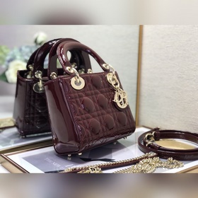 Dior Lady Dior Mini с тремя секциямиз красной лакированной кожи з