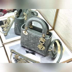 Dior Lady Dior Mini из кожи с трехцветной отделкой и золотыми зас