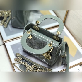 Dior Lady Dior Mini из кожи с трехцветной отделкой и золотыми зас