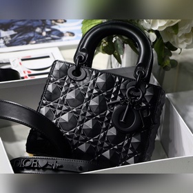 Dior 【Lady & Dior 4-гранная серия с ромбовидным узором】 Моде