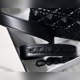 Dior 【Lady & Dior 4-гранная серия с ромбовидным узором】 Моде