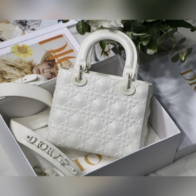 Dior 【Lady &nbsp;D.ior &nbsp; Серия с 4-гранным ромбовидн