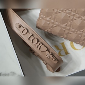 Dior 【Lady &nbsp;D.ior &nbsp; 4-секционная серия с ромбов