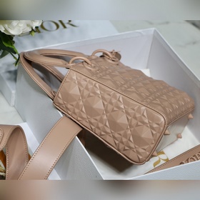 Dior 【Lady &nbsp;D.ior &nbsp; 4-секционная серия с ромбов