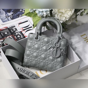 Dior 【Lady &amp;nbsp;D.ior &amp;nbsp; 4-секционная серия с ромбов