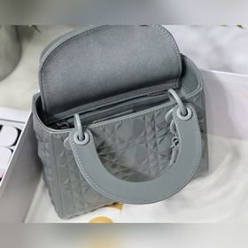 Lady &nbsp;Dior &nbsp; Mini 17 см Модель M6003 Серый Эта 