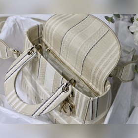 Dior Полоски, абрикосовый с легким золотистым оттенком Серия Lady