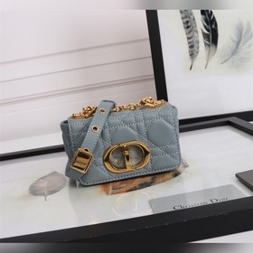 Dior Lady 9240 Caro, сверхминиатюрная сумка небесно-голубого цвет
