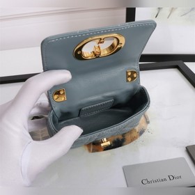 Dior Lady 9240 Caro, сверхминиатюрная сумка небесно-голубого цвет