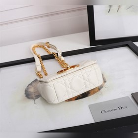 Lady 9240 caro сверхмини белый Эта сумка Dior Caro сочетает в се