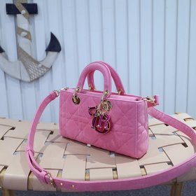 Dior (Lady D-Joy)  Ярко-розовая джинсовая сумка с крупной плетен