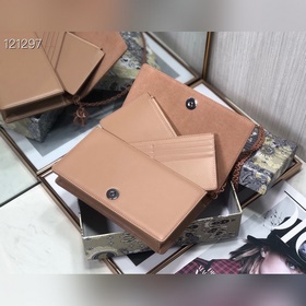 Популярная классическая модель Dior с бриллиантовой огранкой, три