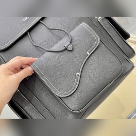 Dior Черный рюкзак Очень удобная в носке сумка без коробки Размер
