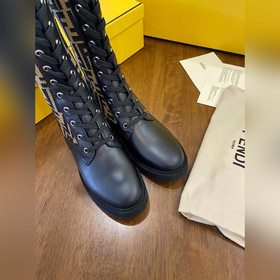 Осенне-зимняя коллекция FENDI... Просто великолепна! Ботинки до к