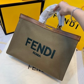 Сумка-тоут из парусины FENDI Вышивка выполнена в соответствии с о