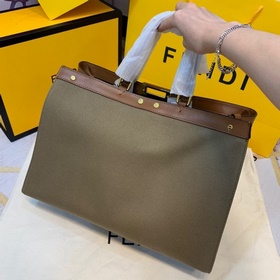 Сумка-тоут из парусины FENDI Вышивка выполнена в соответствии с о