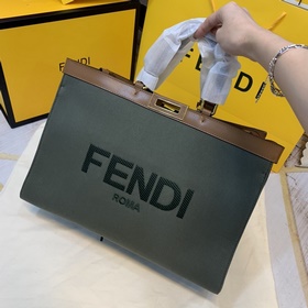 FENDI Холщовая сумка-тоут Вышивка выполнена в соответствии с ори