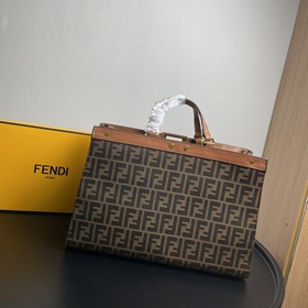 Верхний слой кожи быка FENDI Новейшая сумка-тоут Peekaboo X-Tote