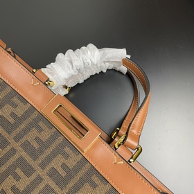 Верхний слой кожи быка FENDI Новейшая сумка-тоут Peekaboo X-Tote