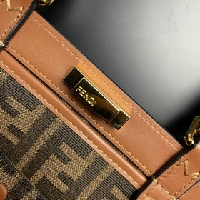 Верхний слой кожи быка FENDI Новейшая сумка-тоут Peekaboo X-Tote