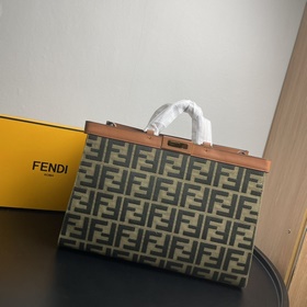 Верхний слой кожи быка FENDI Новейшая сумка-тоут Peekaboo X-Tote