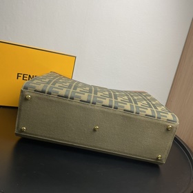 Верхний слой кожи быка FENDI Новейшая сумка-тоут Peekaboo X-Tote