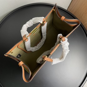 Верхний слой кожи быка FENDI Новейшая сумка-тоут Peekaboo X-Tote