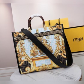 Средняя сумка FENDI Sunshine Кожа с принтом Versace by Fendi. эти